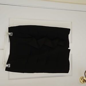 size 8 Larry Levine stretch black ruffle and tiered  skirt